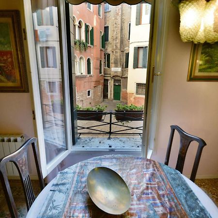 Ve.N.I.Ce. Cera Casa Del Sol Apartment Venesia Bagian luar foto