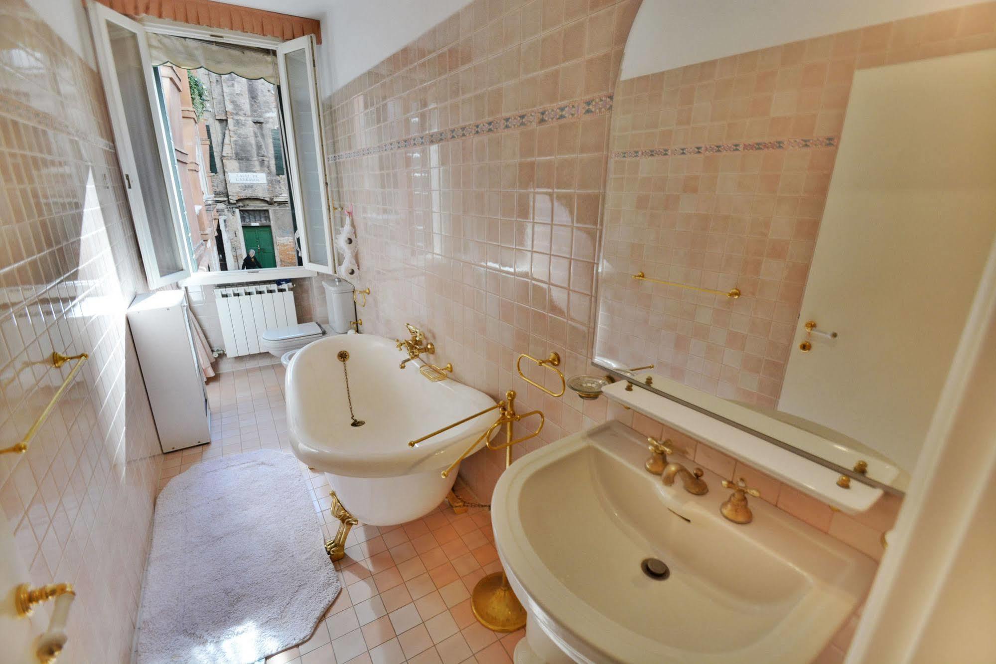 Ve.N.I.Ce. Cera Casa Del Sol Apartment Venesia Bagian luar foto