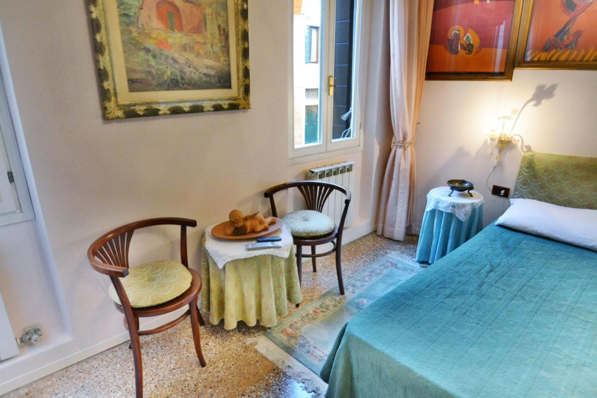 Ve.N.I.Ce. Cera Casa Del Sol Apartment Venesia Bagian luar foto