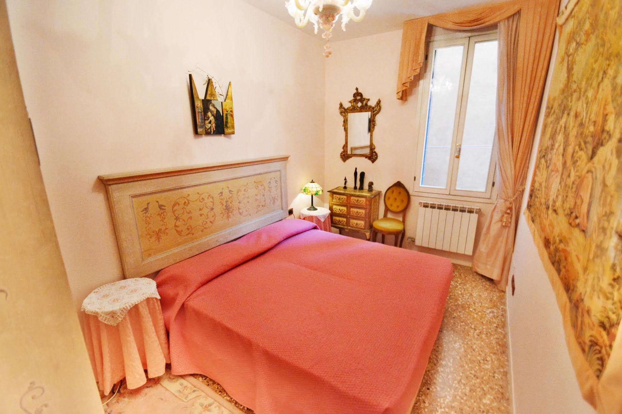 Ve.N.I.Ce. Cera Casa Del Sol Apartment Venesia Bagian luar foto