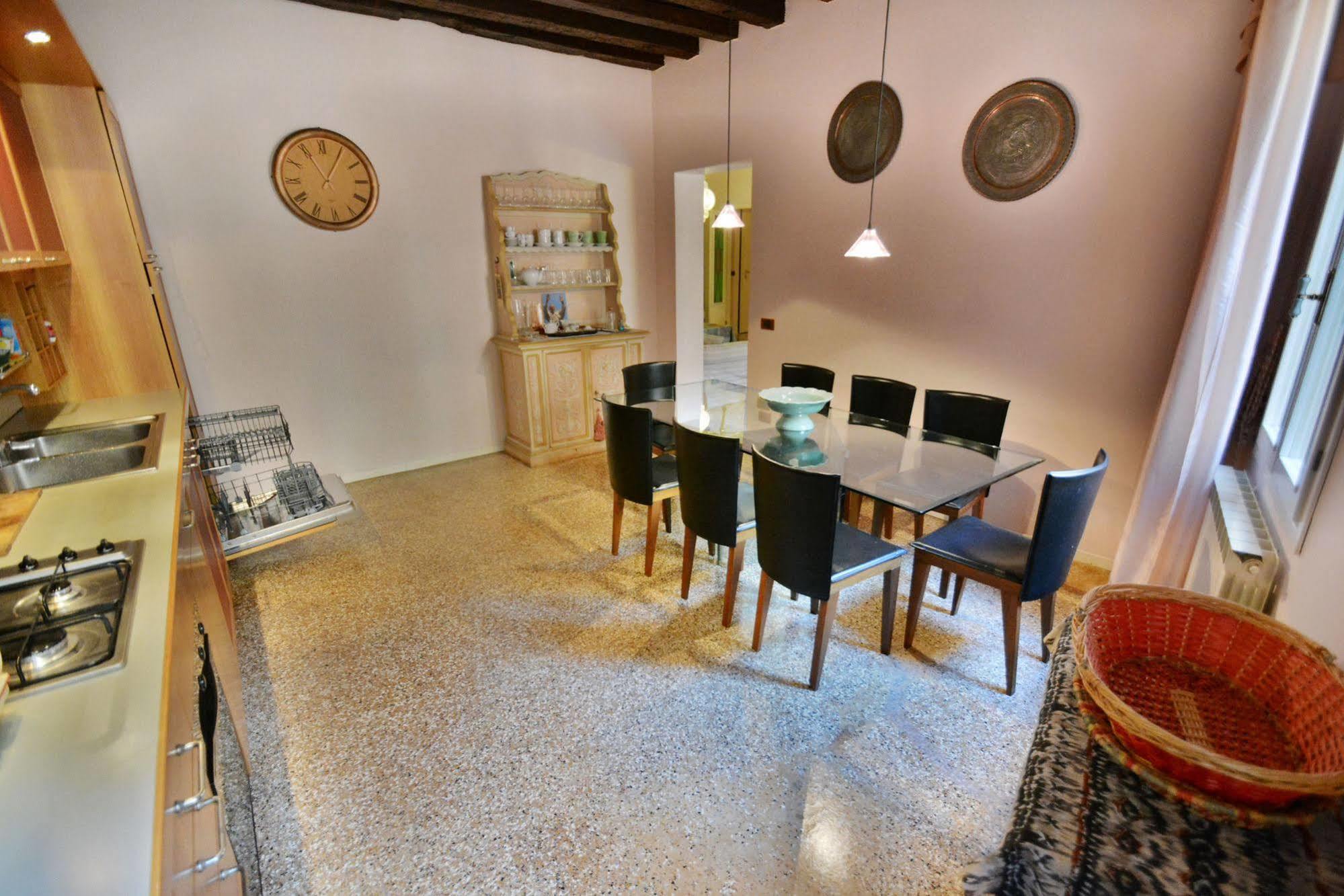 Ve.N.I.Ce. Cera Casa Del Sol Apartment Venesia Bagian luar foto